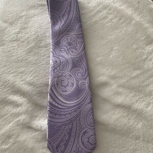 Lavender Paisley Men's Tie - Elegant Formal Accessory